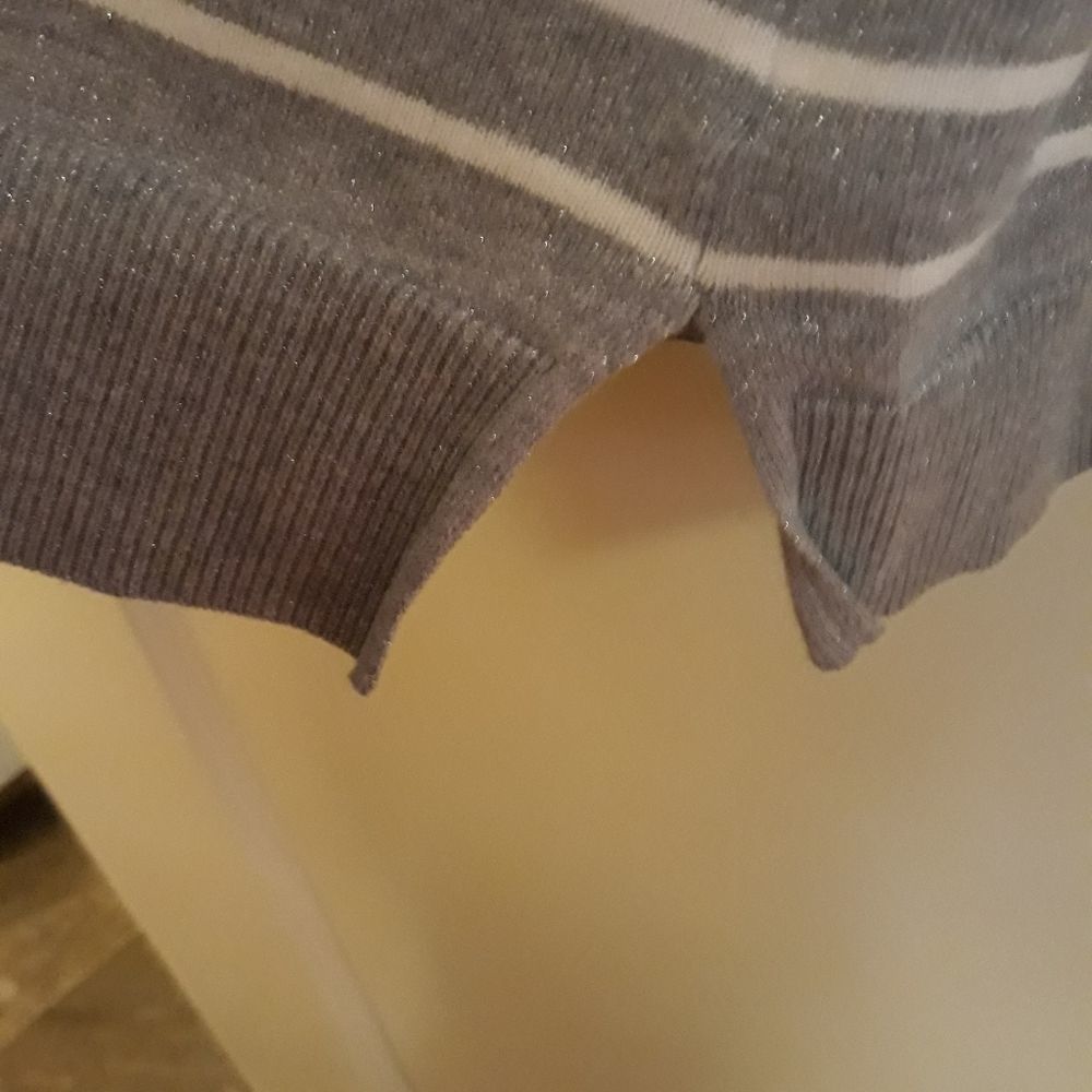 Lightweight sparkly sweater - Picture 3 of 7